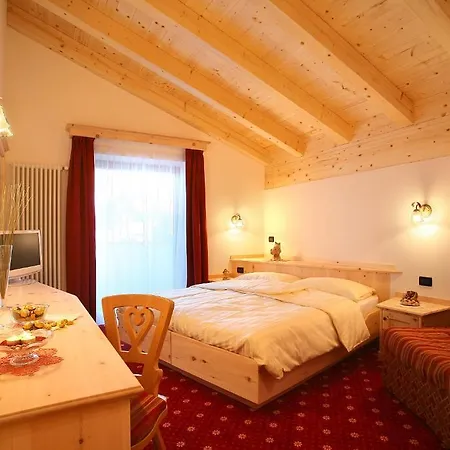 Garnì Prà Fiorì Hotel Campitello di Fassa