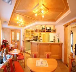 Garni Pra Fiori Hotel