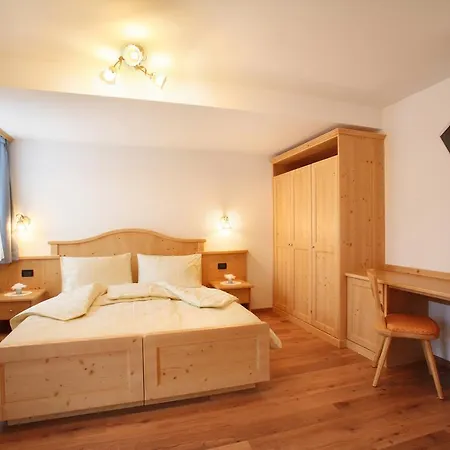 Hotel Garni Pra Fiori Campitello di Fassa